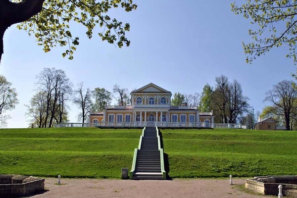 Стрельнинский сквер